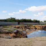 Quindi sino a pochi mesi fa si poteva proseguire tranquillamente a piedi, raggiungendo cos� le sospirate �due colonne� in poco pi� di 5 minuti, percorrendo all�incirca 500 metri
